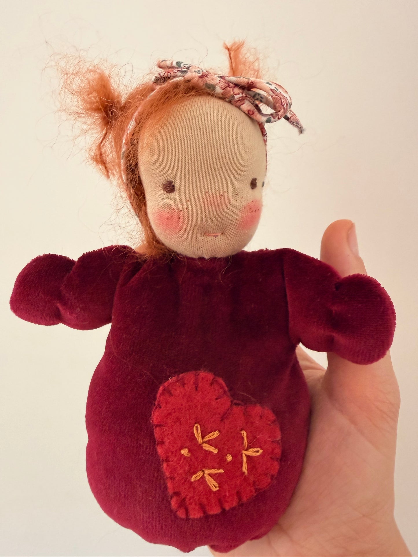 Carry Love fairy - cinnamon