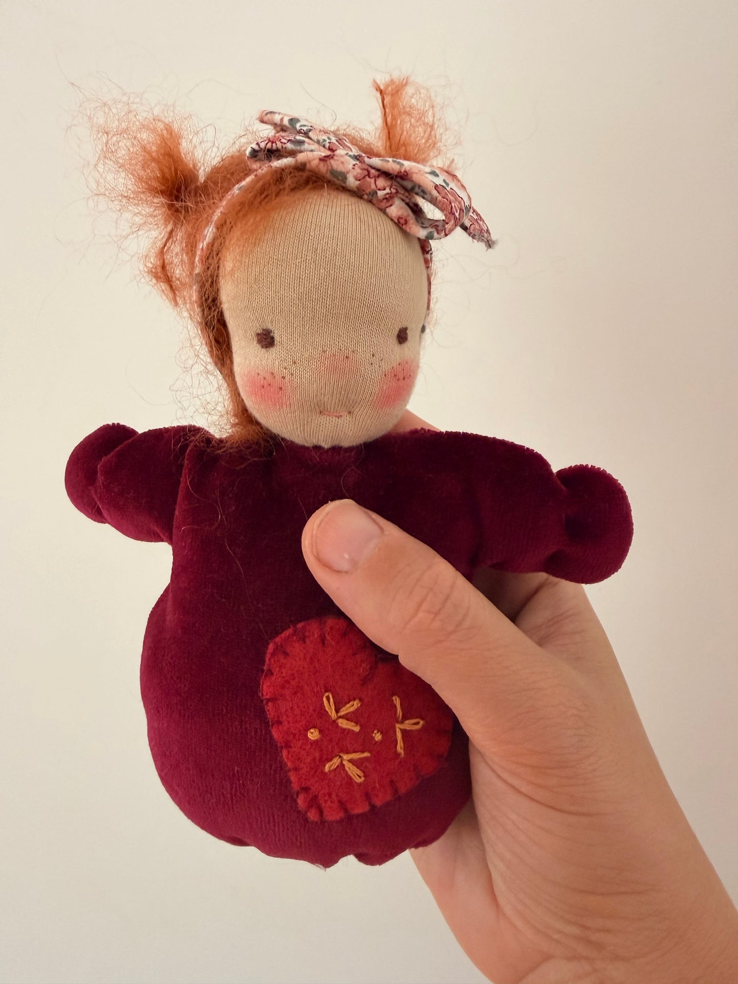 Carry Love fairy - cinnamon