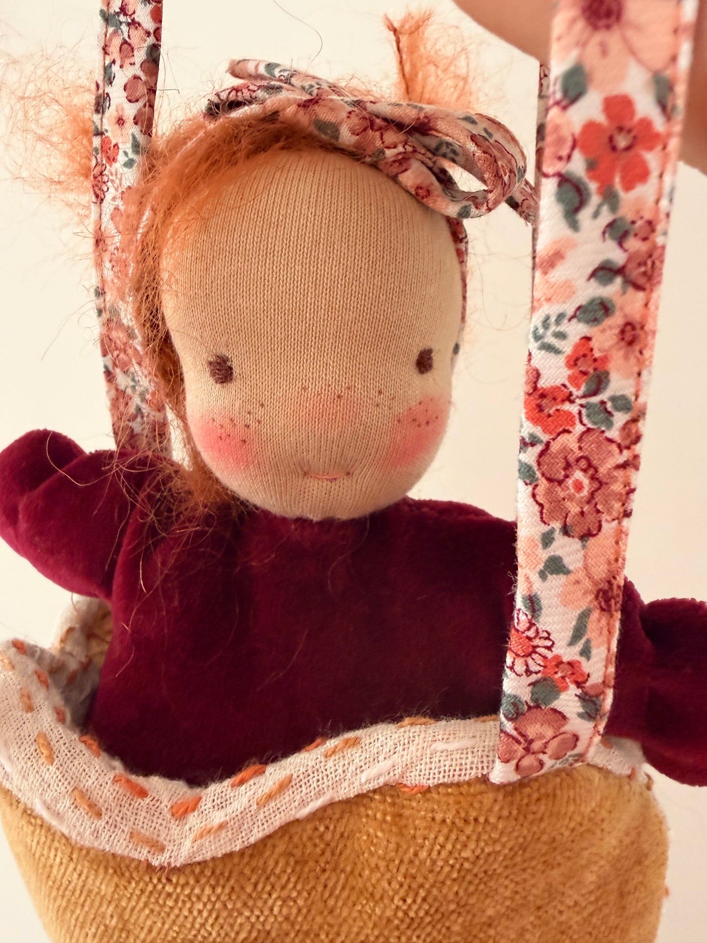 Carry Love fairy - cinnamon